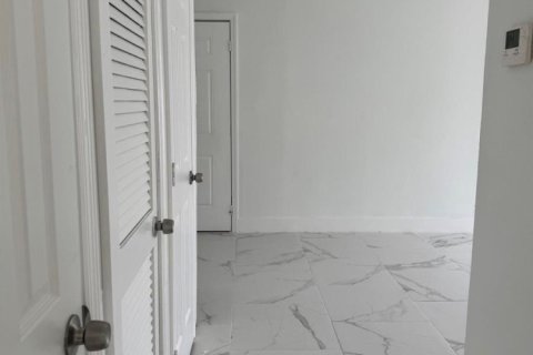 Villa ou maison à vendre à North Lauderdale, Floride: 3 chambres, 92.9 m2 № 2366118 - photo 23