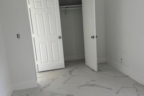 Villa ou maison à vendre à North Lauderdale, Floride: 3 chambres, 92.9 m2 № 2366118 - photo 16