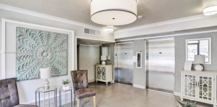 Condominio en Pompano Beach, Florida, 3 dormitorios  № 1136575