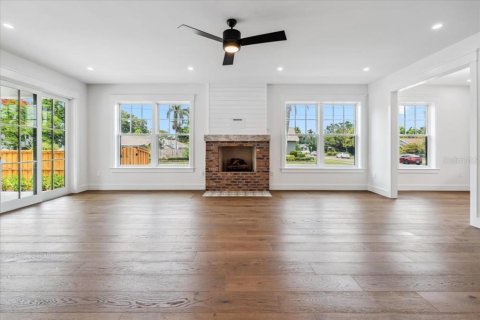 Casa en venta en Saint Petersburg, Florida, 4 dormitorios, 268.21 m2 № 1751415 - foto 19