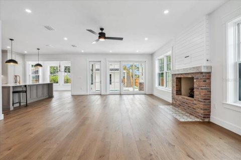 Casa en venta en Saint Petersburg, Florida, 4 dormitorios, 268.21 m2 № 1751415 - foto 14