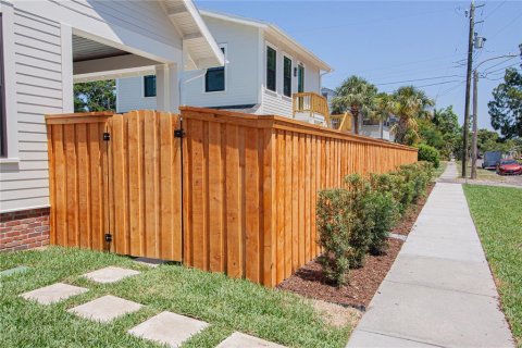Casa en venta en Saint Petersburg, Florida, 4 dormitorios, 268.21 m2 № 1751415 - foto 6