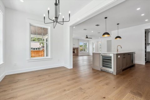 Casa en venta en Saint Petersburg, Florida, 4 dormitorios, 268.21 m2 № 1751415 - foto 28