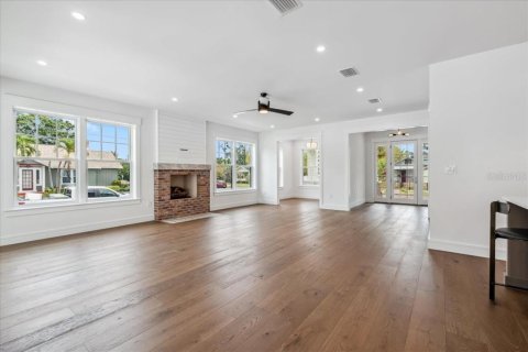 Casa en venta en Saint Petersburg, Florida, 4 dormitorios, 268.21 m2 № 1751415 - foto 17