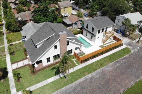 Casa en venta en Saint Petersburg, Florida, 4 dormitorios, 268.21 m2 № 1751415 - foto 2