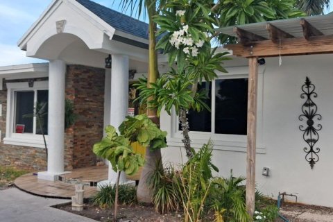 Villa ou maison à Pompano Beach, Floride 3 chambres, 97.73 m2 № 2356931