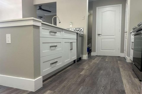 Condo in Orlando, Florida, 3 bedrooms  № 1718845 - photo 4