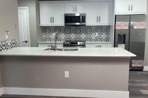 Condo in Orlando, Florida, 3 bedrooms  № 1718845 - photo 2