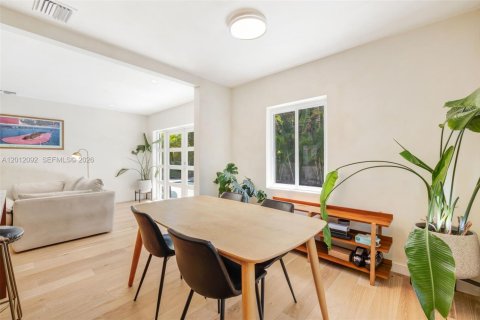 Casa en venta en Miami, Florida, 2 dormitorios, 97.83 m2 № 2078094 - foto 9