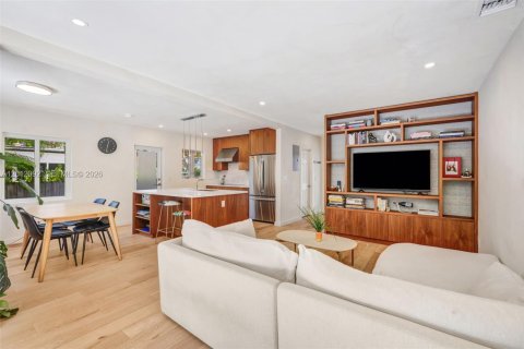 Casa en venta en Miami, Florida, 2 dormitorios, 97.83 m2 № 2078094 - foto 6
