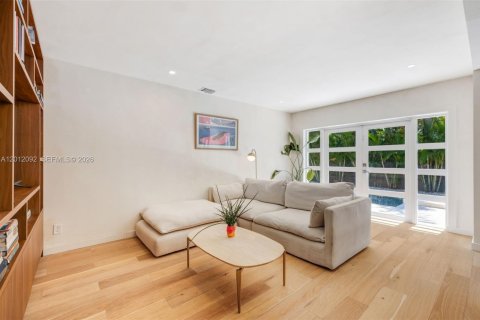 Casa en venta en Miami, Florida, 2 dormitorios, 97.83 m2 № 2078094 - foto 4