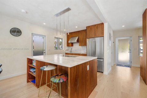 Casa en venta en Miami, Florida, 2 dormitorios, 97.83 m2 № 2078094 - foto 7