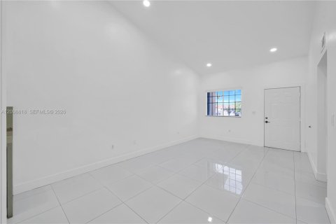 Condo in Miami, Florida, 2 bedrooms № 2146448 - photo 14