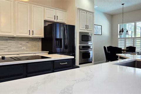 House in Orlando, Florida 4 bedrooms, 342.25 sq.m. № 2429142 - photo 7