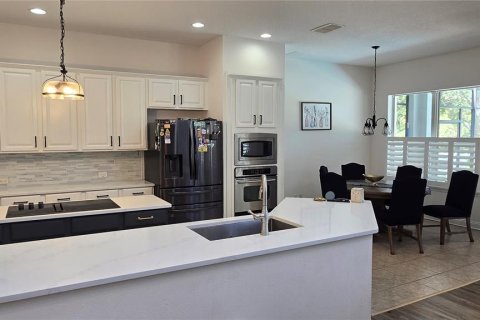 House in Orlando, Florida 4 bedrooms, 342.25 sq.m. № 2429142 - photo 9