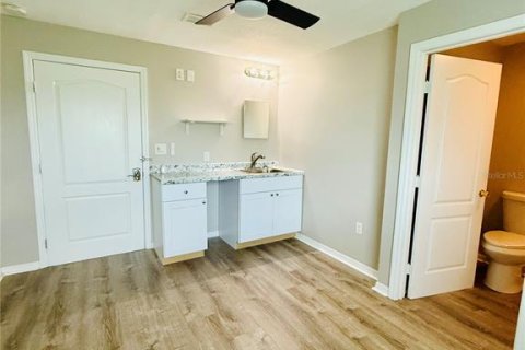 Immobilier commercial à vendre à Sarasota, Floride: 479.65 m2 № 2424069 - photo 2