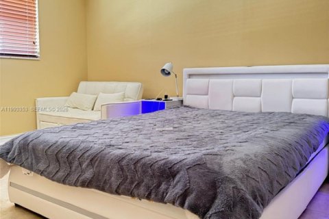 Condominio en alquiler en Hallandale Beach, Florida, 1 dormitorio, 65.5 m2 № 2057179 - foto 7