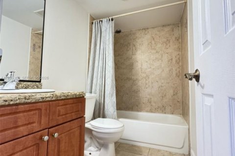 Condominio en alquiler en Hallandale Beach, Florida, 1 dormitorio, 65.5 m2 № 2057179 - foto 10