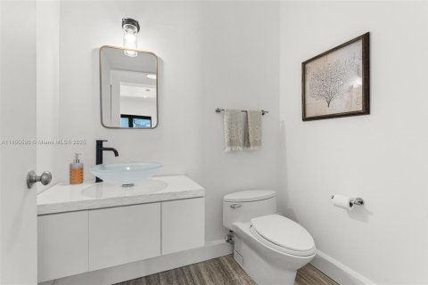 House in Pinecrest, Florida 6 bedrooms, 466.28 sq.m. № 1978381 - photo 30