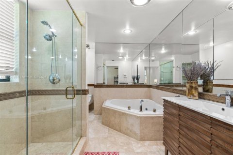 House in Pinecrest, Florida 6 bedrooms, 466.28 sq.m. № 1978381 - photo 27