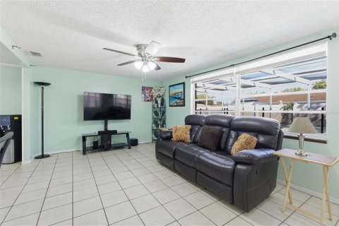 Villa ou maison à vendre à New Port Richey, Floride: 3 chambres, 127.09 m2 № 2108699 - photo 25