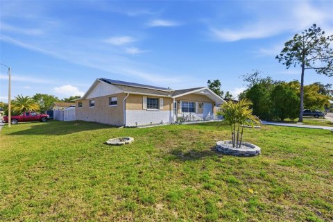Villa ou maison à vendre à New Port Richey, Floride: 3 chambres, 127.09 m2 № 2108699 - photo 4