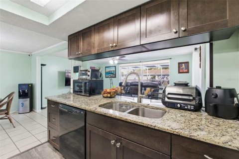 Villa ou maison à vendre à New Port Richey, Floride: 3 chambres, 127.09 m2 № 2108699 - photo 21