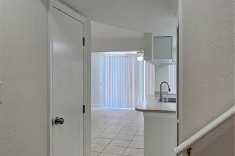 Touwnhouse à louer à Davenport, Floride: 3 chambres, 167.22 m2 № 2436758 - photo 7