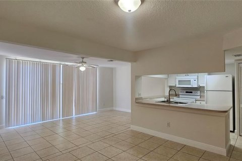 Touwnhouse à louer à Davenport, Floride: 3 chambres, 167.22 m2 № 2436758 - photo 4