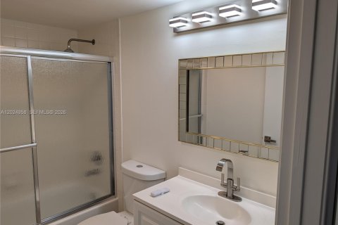 Купить кондоминиум в Пемброк-Пайнс, Флорида 2 спальни, 102.19м2, № 2154921 - фото 26