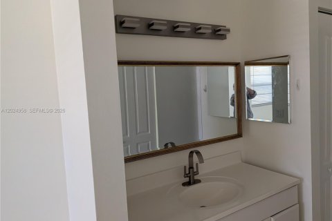 Купить кондоминиум в Пемброк-Пайнс, Флорида 2 спальни, 102.19м2, № 2154921 - фото 13