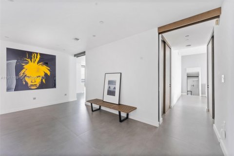 Copropriété à louer à Miami, Floride: 3 chambres, 245.91 m2 № 1976862 - photo 12