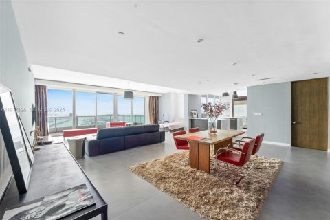 Copropriété à louer à Miami, Floride: 3 chambres, 245.91 m2 № 1976862 - photo 3