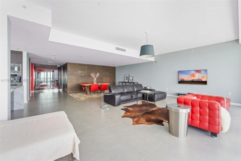 Copropriété à louer à Miami, Floride: 3 chambres, 245.91 m2 № 1976862 - photo 7