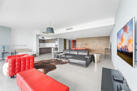 Copropriété à louer à Miami, Floride: 3 chambres, 245.91 m2 № 1976862 - photo 8