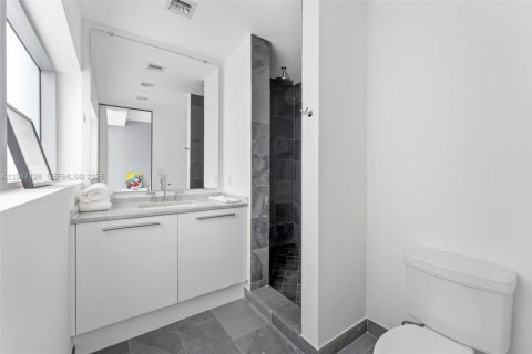 Copropriété à louer à Miami, Floride: 3 chambres, 245.91 m2 № 1976862 - photo 27