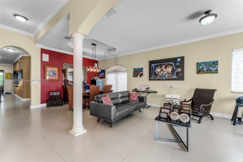 Villa ou maison à vendre à Miami, Floride: 4 chambres, 224.82 m2 № 1966380 - photo 12