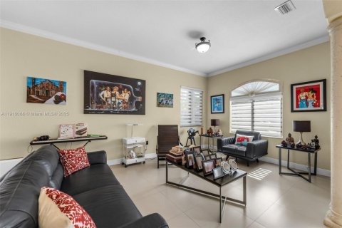 Villa ou maison à vendre à Miami, Floride: 4 chambres, 224.82 m2 № 1966380 - photo 13