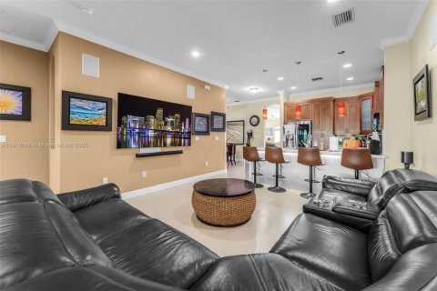 Villa ou maison à vendre à Miami, Floride: 4 chambres, 224.82 m2 № 1966380 - photo 9