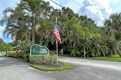 Condo in Vero Beach, Florida, 3 bedrooms  № 972698 - photo 1