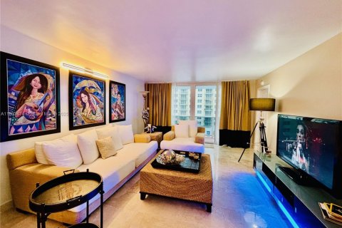 Снять в аренду кондоминиум в Халландейл-Бич, Флорида 1 спальня, 92.9м2, № 1957530 - фото 15