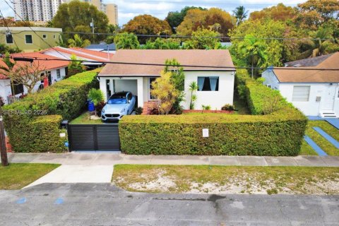 House in Miami, Florida 4 bedrooms, 89.19 sq.m. № 2041460 - photo 5