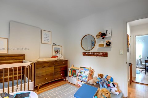 House in Miami, Florida 4 bedrooms, 89.19 sq.m. № 2041460 - photo 30