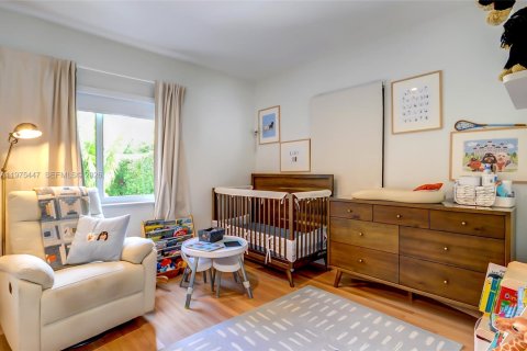 House in Miami, Florida 4 bedrooms, 89.19 sq.m. № 2041460 - photo 29