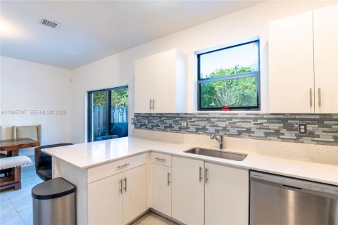 Adosado en venta en Homestead, Florida, 3 dormitorios, 133.97 m2 № 2004452 - foto 12