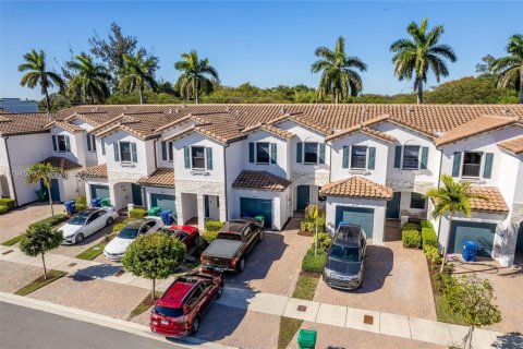 Adosado en venta en Homestead, Florida, 3 dormitorios, 133.97 m2 № 2004452 - foto 2