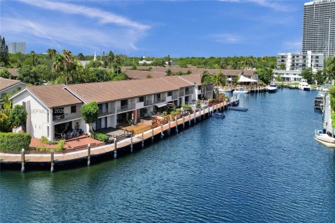 Adosado en venta en North Miami Beach, Florida, 3 dormitorios, 147.71 m2 № 2029803 - foto 21