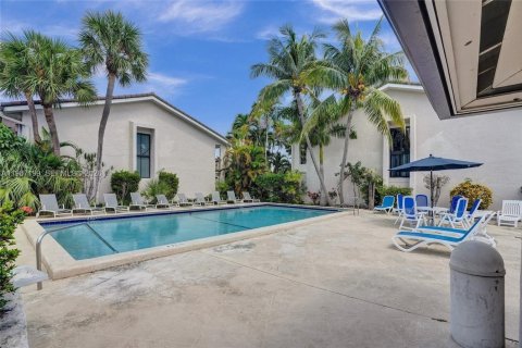 Adosado en venta en North Miami Beach, Florida, 3 dormitorios, 147.71 m2 № 2029803 - foto 18