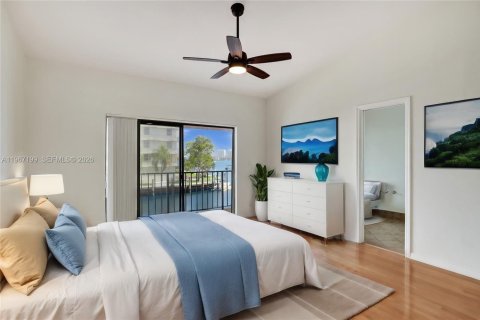 Adosado en venta en North Miami Beach, Florida, 3 dormitorios, 147.71 m2 № 2029803 - foto 13