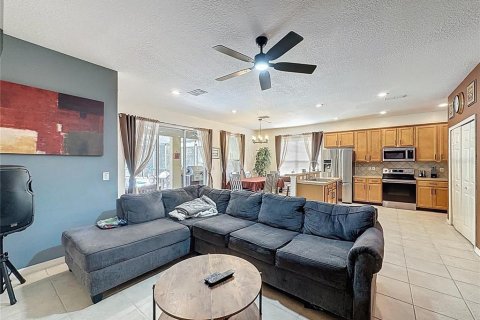 House in Davenport, Florida 6 bedrooms, 248.14 sq.m. № 2202314 - photo 13